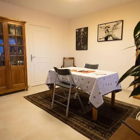 Bel Avec Baignoire Apartment